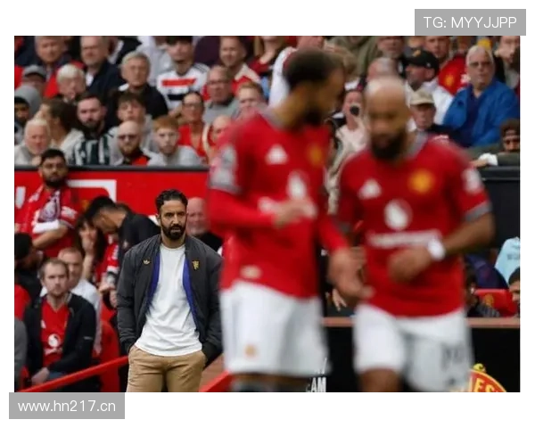 曼联近期表现持续波动，体系问题逐步反映至比赛稳定性