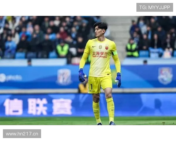 颜骏凌一出场，豪车钥匙就跟手套似的让人怀疑他是不是混错圈了？